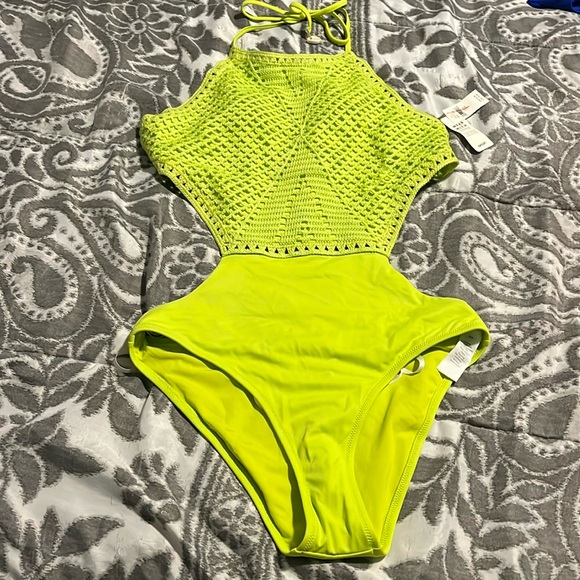 Bathing suit - Picture 1 of 1